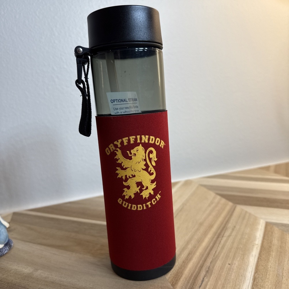 Wizarding World of Harry Potter Gryffindor Quidditch Universal‎ Water Bottle NEW